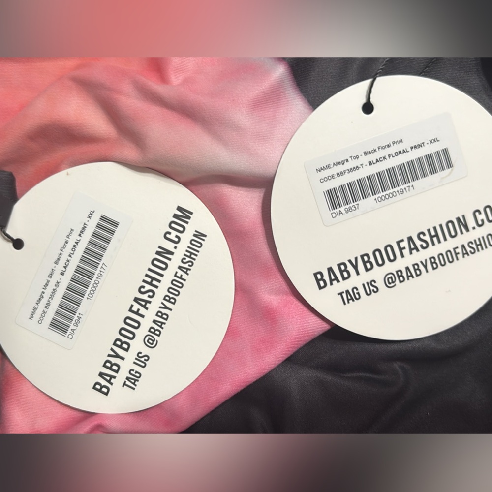 Elegant Black and Pink Maxi Dress - Picture 4 of 4
